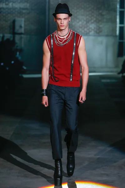 Look 1
